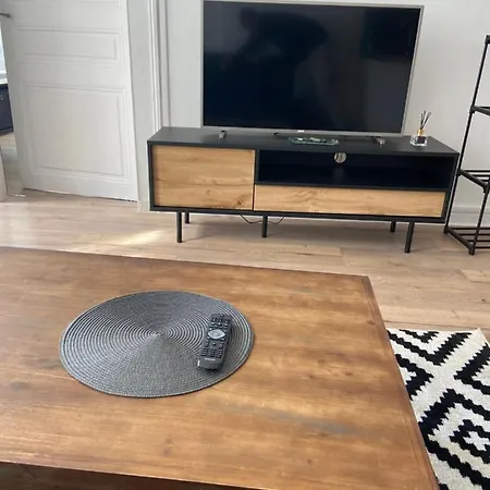 Paul Bert Apartment